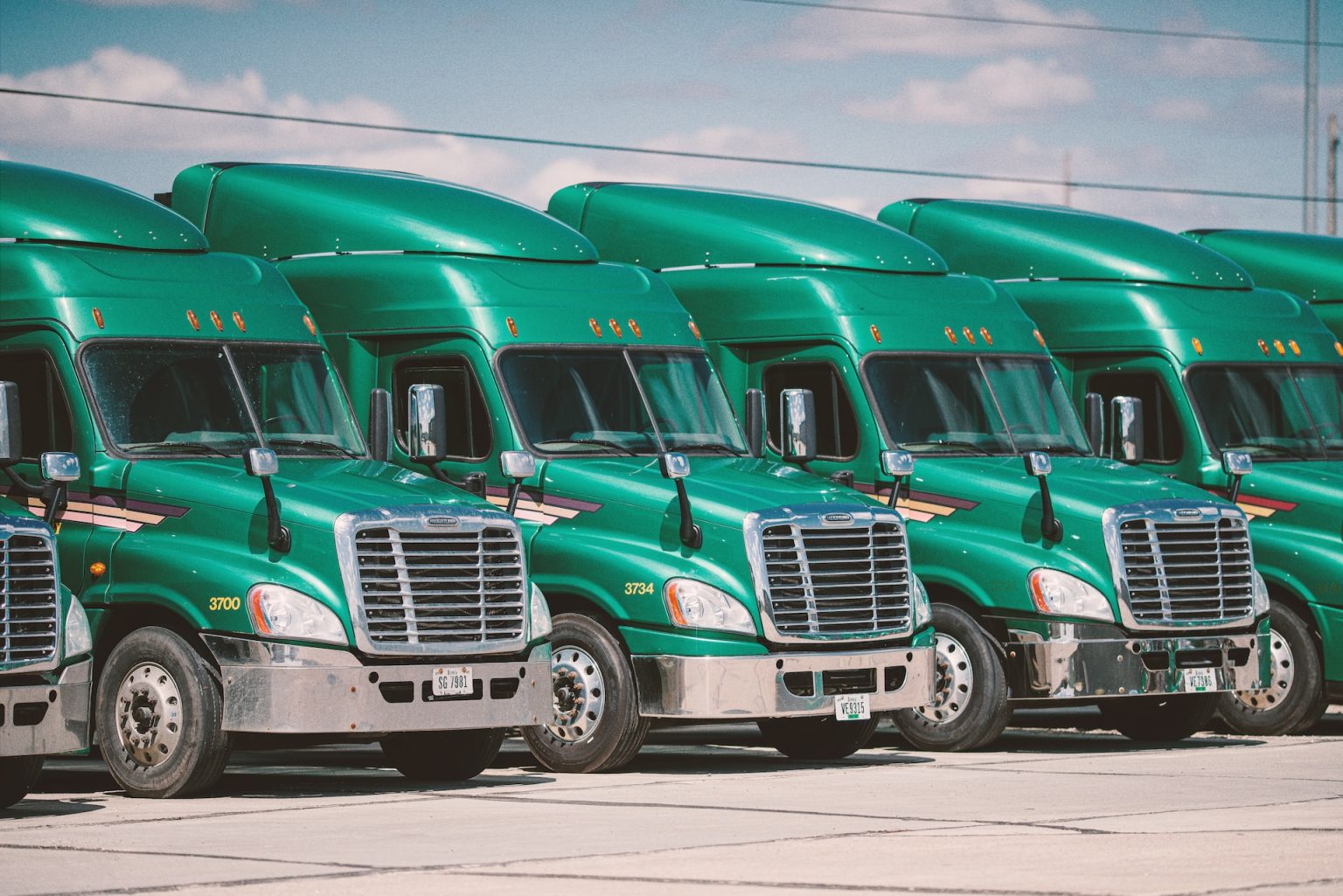 how-to-streamline-operations-in-your-trucking-company-difference-between