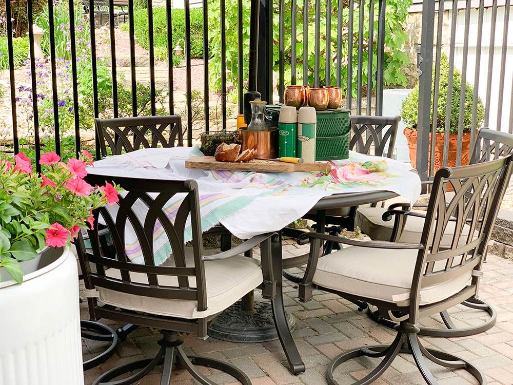 How to Choose the Perfect Outdoor Table for Your Patio