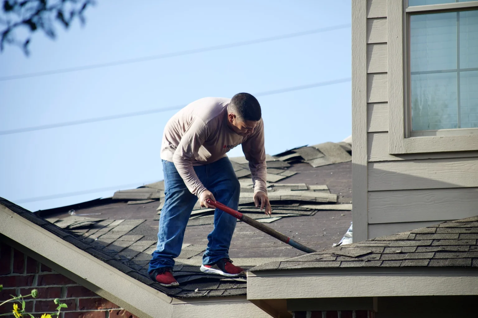 Comparing DIY Roof Repair Methods with Professional Roofing Services