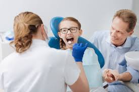4 Cosmetic Dentistry Treatments That Families Frequently Explore Together