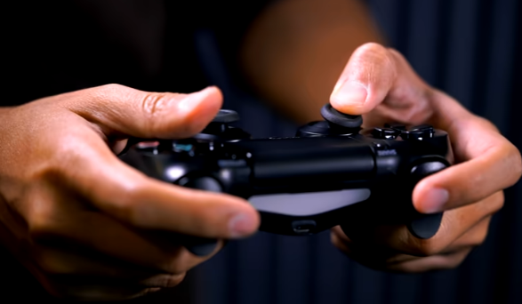 What Online Gaming Reveals About Friendship in the Digital Age