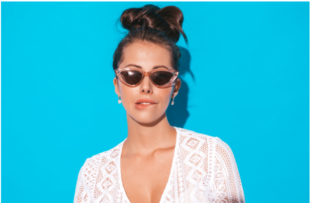 How to Style the Most Iconic Mid-Century Frame Shape