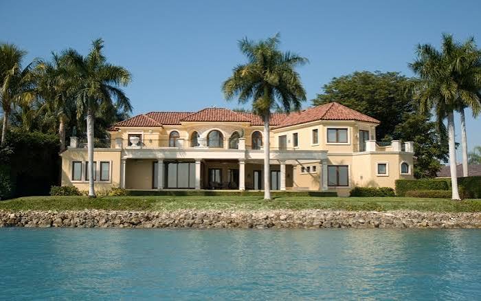 How Are Waterfront Homes Protected From Soil Erosion?
